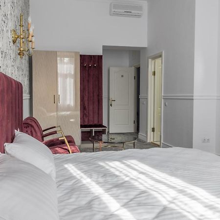 Hotel Vila Central Boutique サトゥ・マーレ エクステリア 写真
