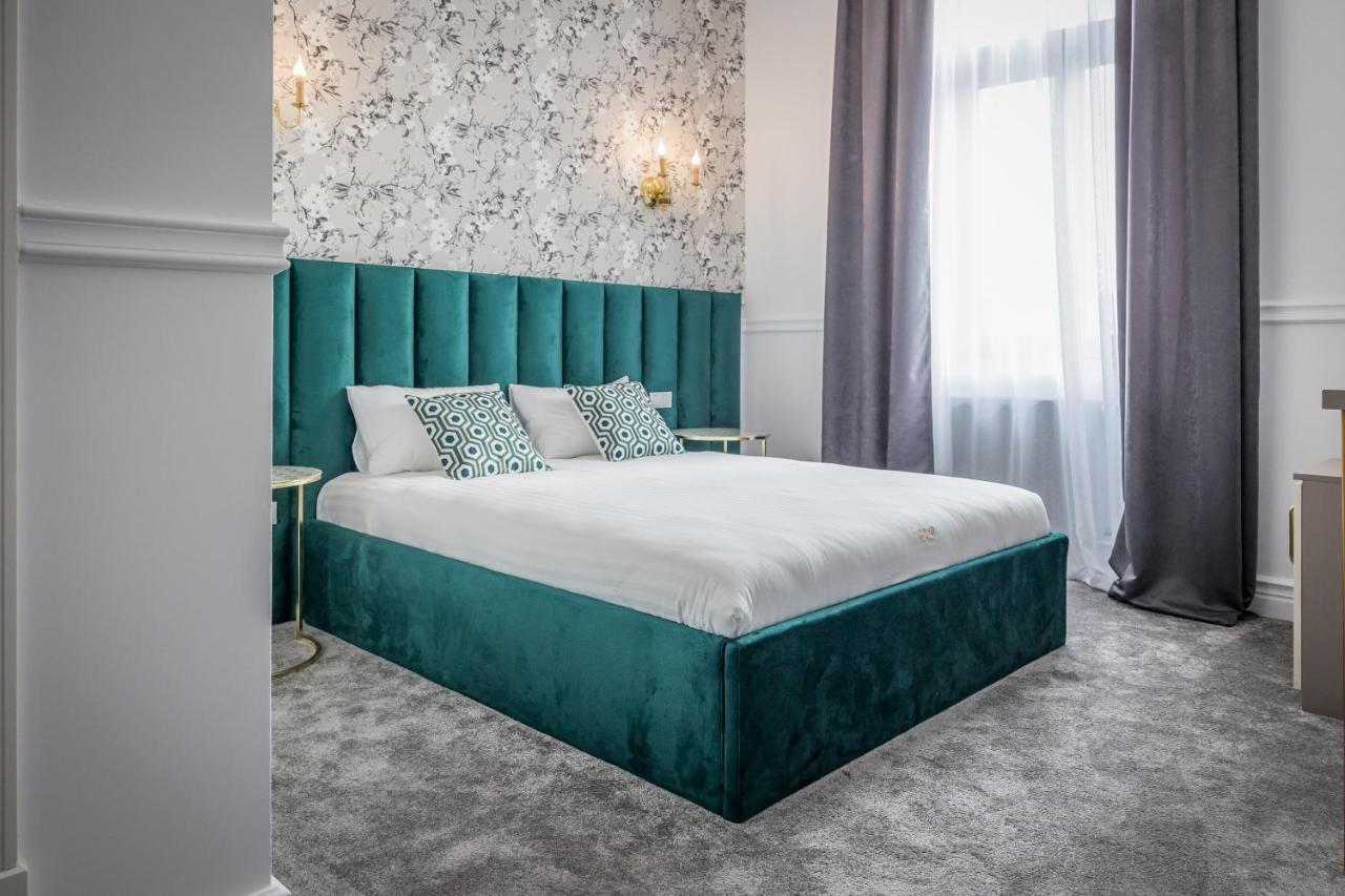 Hotel Vila Central Boutique サトゥ・マーレ エクステリア 写真