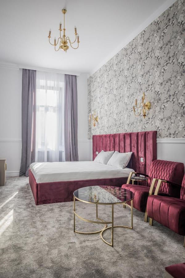 Hotel Vila Central Boutique サトゥ・マーレ エクステリア 写真