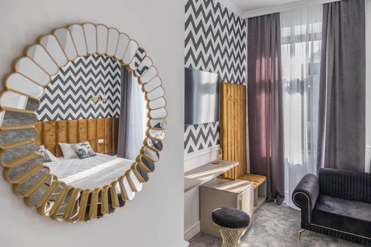 Hotel Vila Central Boutique サトゥ・マーレ エクステリア 写真