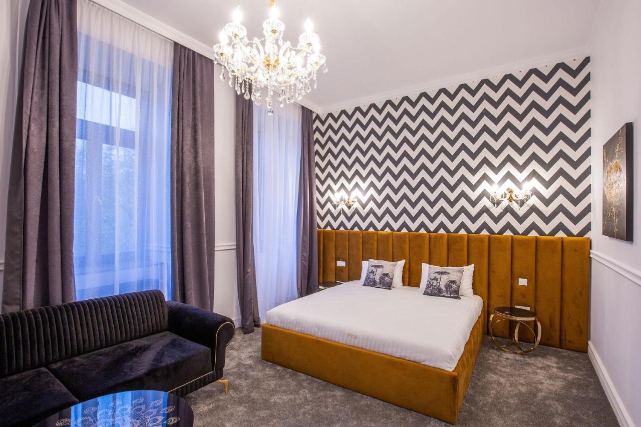 Hotel Vila Central Boutique サトゥ・マーレ エクステリア 写真